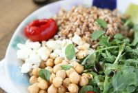 Mediterranean Farro Salad with Arugula, Chickpeas & Lemon Vinaigrette