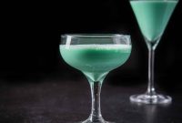 Classic Grasshopper Cocktail Recipe: Minty Chocolate Drink Guide