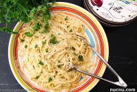 Creamy Fettuccine Alfredo Recipe with Garlic and Parmesan