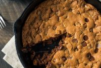 Skillet Chocolate Chip & Toffee Cookie (Pizookie Recipe)
