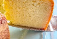 Classic Moist Pound Cake Recipe with Simple Ingredients