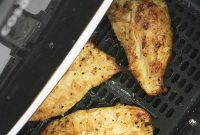 Juicy Air Fryer Chicken Breasts: Quick Crispy Recipe in 20 Minutes