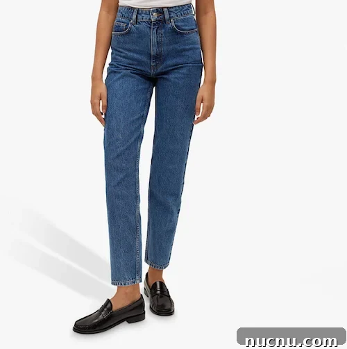 Create a Versatile Fall Capsule Wardrobe: 10 Timeless Pieces 18 img 12962 20