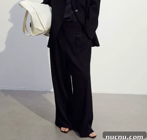 Create a Versatile Fall Capsule Wardrobe: 10 Timeless Pieces 22 img 12962 24
