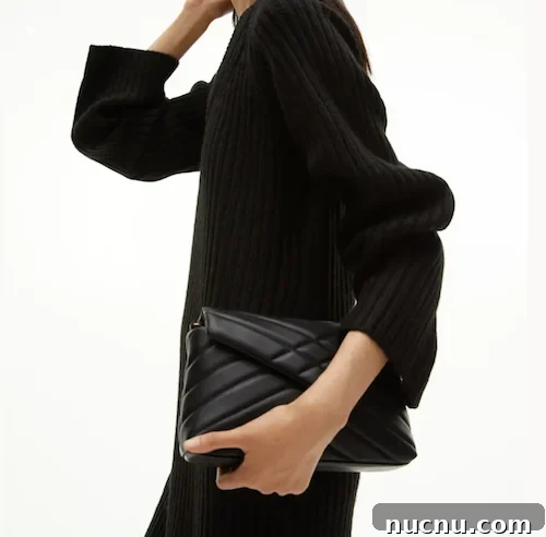 Create a Versatile Fall Capsule Wardrobe: 10 Timeless Pieces 29 img 12962 31