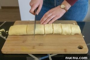 Authentic Armenian Gata (Nazook) Recipe — Traditional Pastry Guide 17 Cutting the gata into 8 pieces