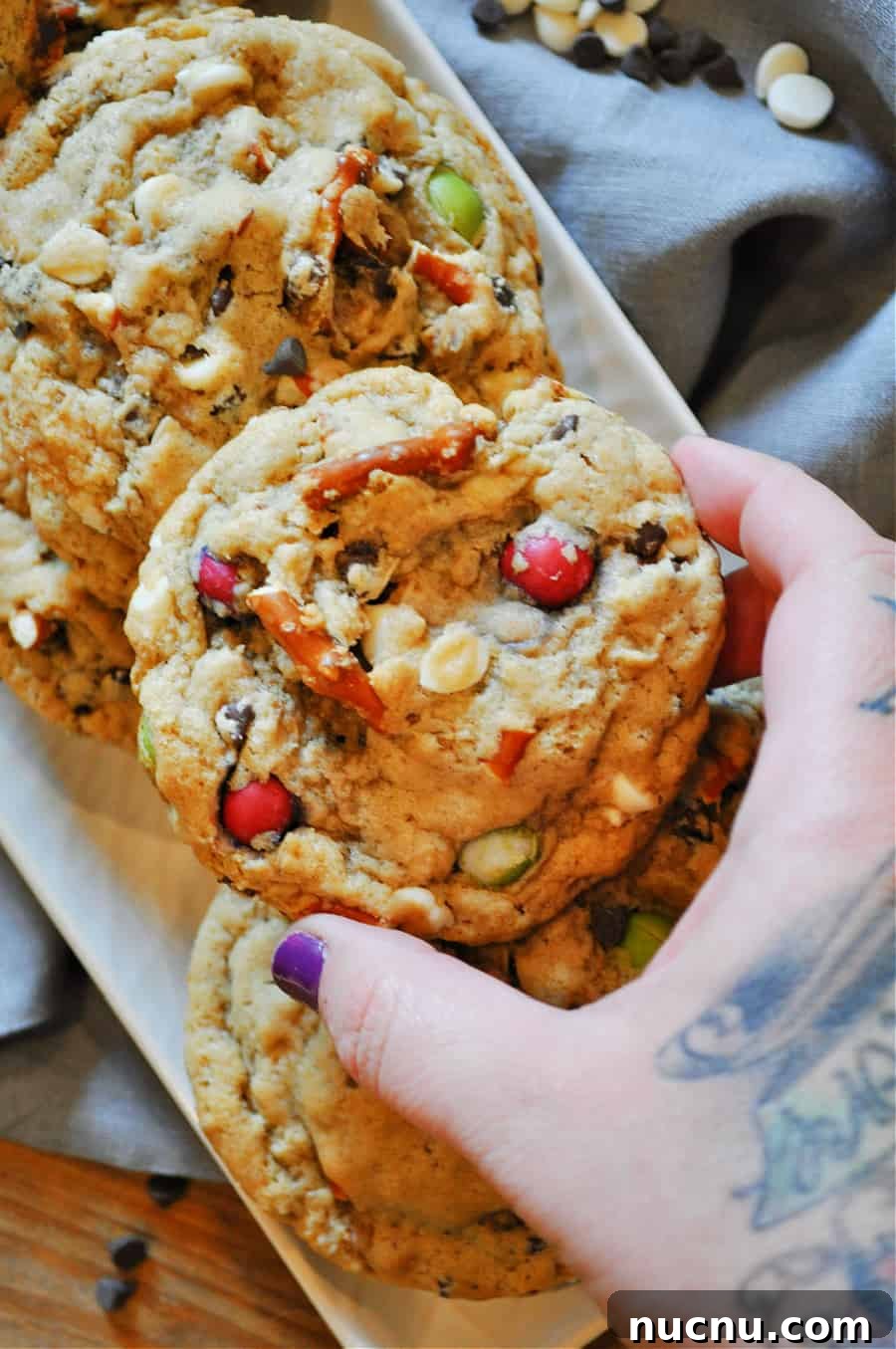 Vegan Monster Cookie Recipe: Chewy Oat & Chocolate Chip Cookies 2 img 16411 2