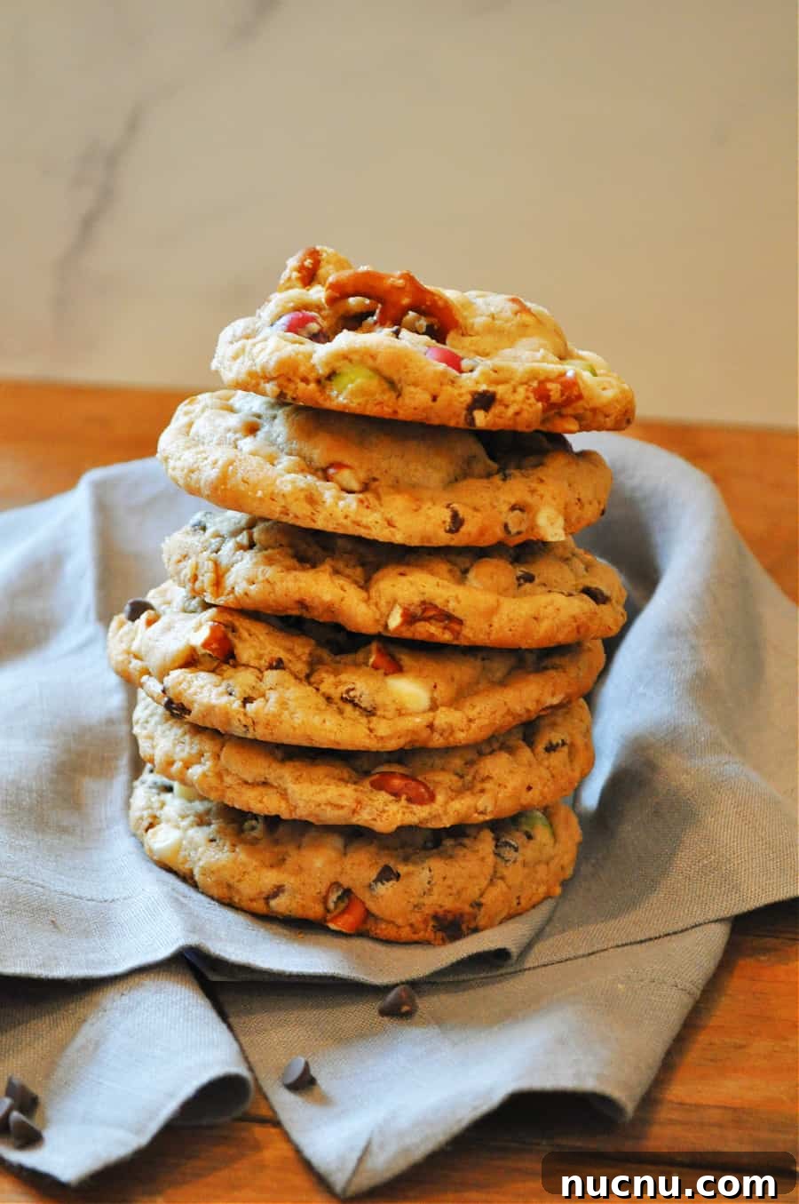 Vegan Monster Cookie Recipe: Chewy Oat & Chocolate Chip Cookies 3 img 16411 3