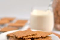 100% Whole Wheat Graham Crackers Recipe + Giveaway