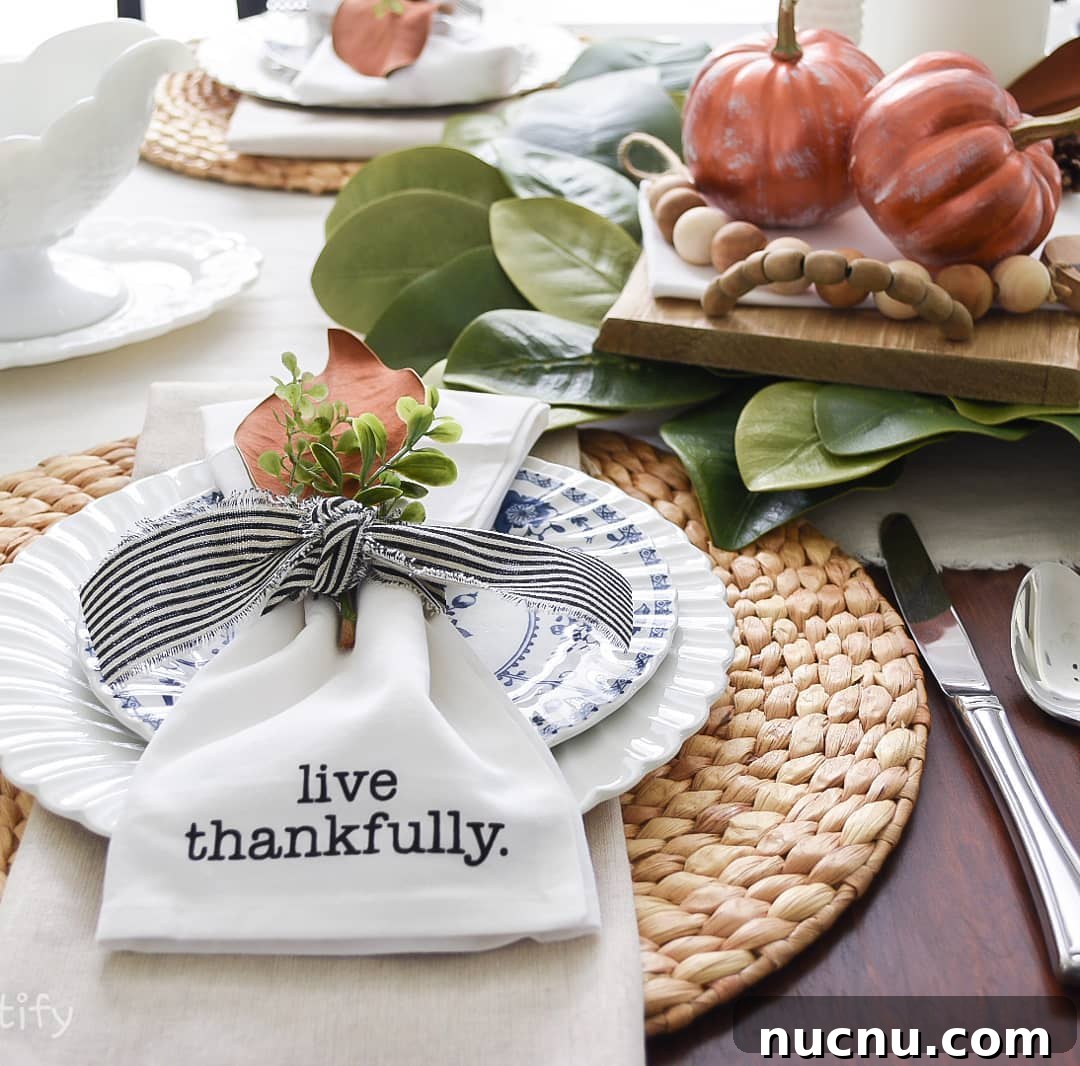 21 Stylish Thanksgiving Table Decor Ideas That Wow Guests 11 9. Live Thankfully Napkins