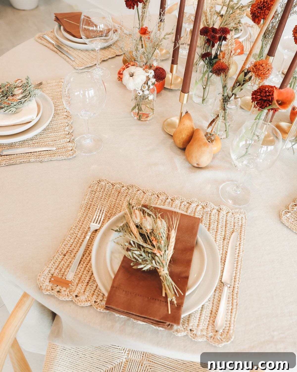 21 Stylish Thanksgiving Table Decor Ideas That Wow Guests 17 15. Individual Floral Bundles