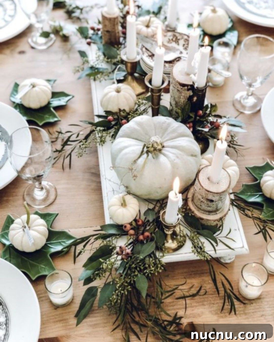21 Stylish Thanksgiving Table Decor Ideas That Wow Guests 4 2. White Pumpkins and Candles