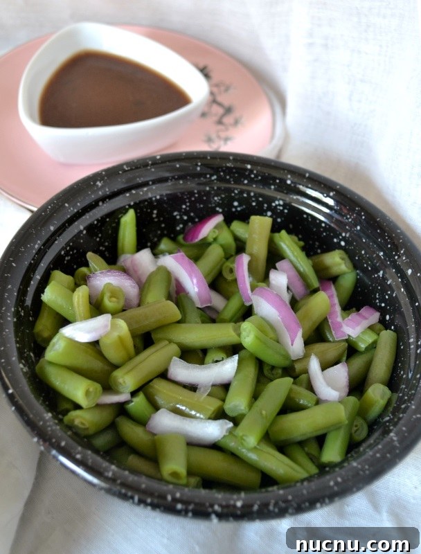 Classic Cottage Pie Recipe: Comforting Beef and Mash Dinner 6 Green Bean Red Onion Salad