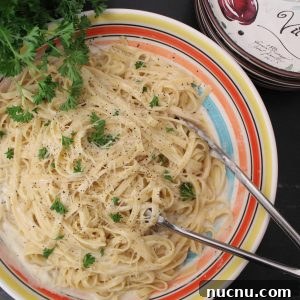 Creamy Fettuccine Alfredo Recipe with Garlic and Parmesan 2 Classic Fettuccine Alfredo