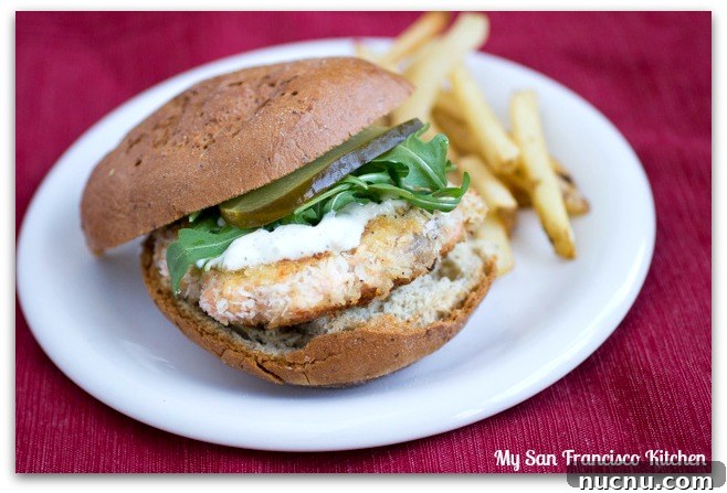 Crispy Salmon Burgers with Lemon Dill Sauce 2 salmon burgers