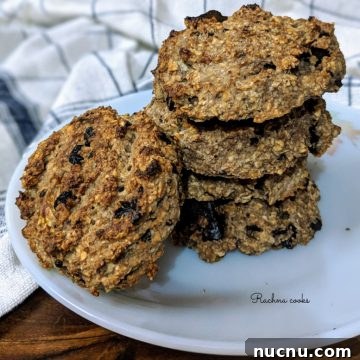 Banana Oatmeal Chocolate Chip Cookies Recipe for Soft, Chewy Results 2 Banana oatmeal chocolate chip cookies