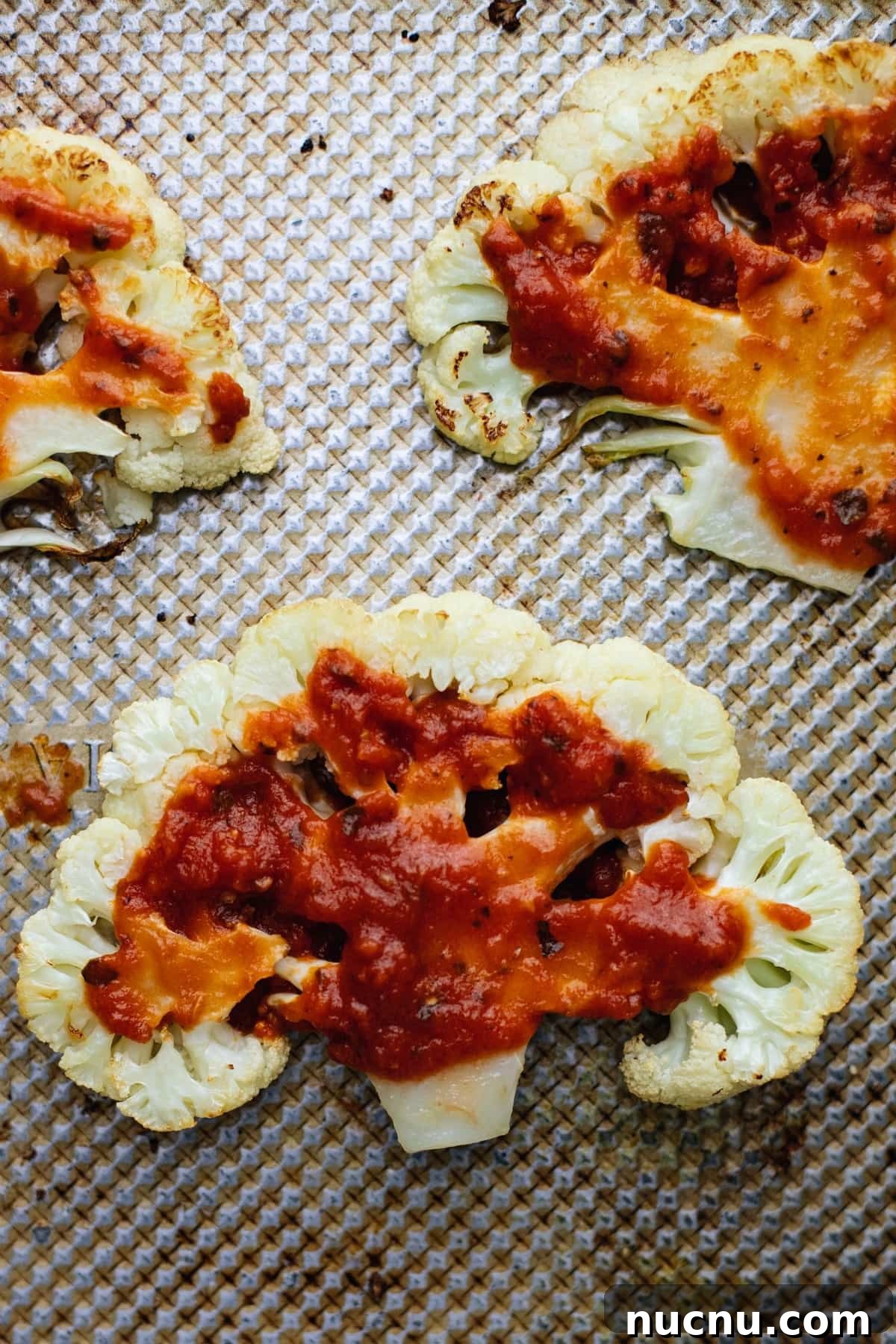 Cauliflower Steak Pizza: Crispy Low-Carb Veggie Pizza Recipe 4 img 7920 3