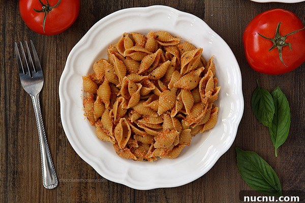 Tomato Pesto Sauce Recipe for Fresh Pasta and Sandwiches 5 Caprese Pesto With Pasta