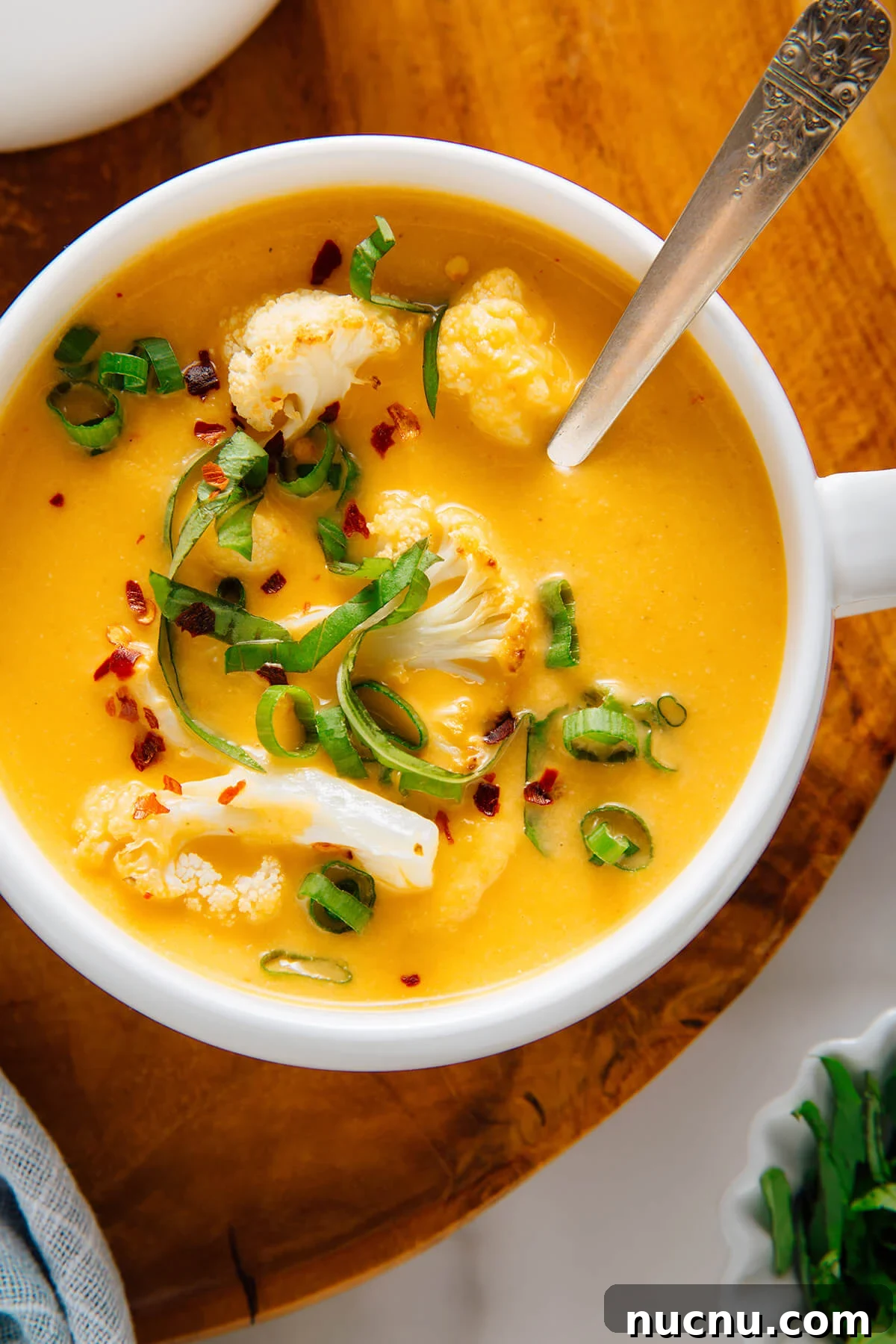 Creamy Curried Cauliflower Soup Recipe for Cozy Weeknights 9 curried cauliflower soup